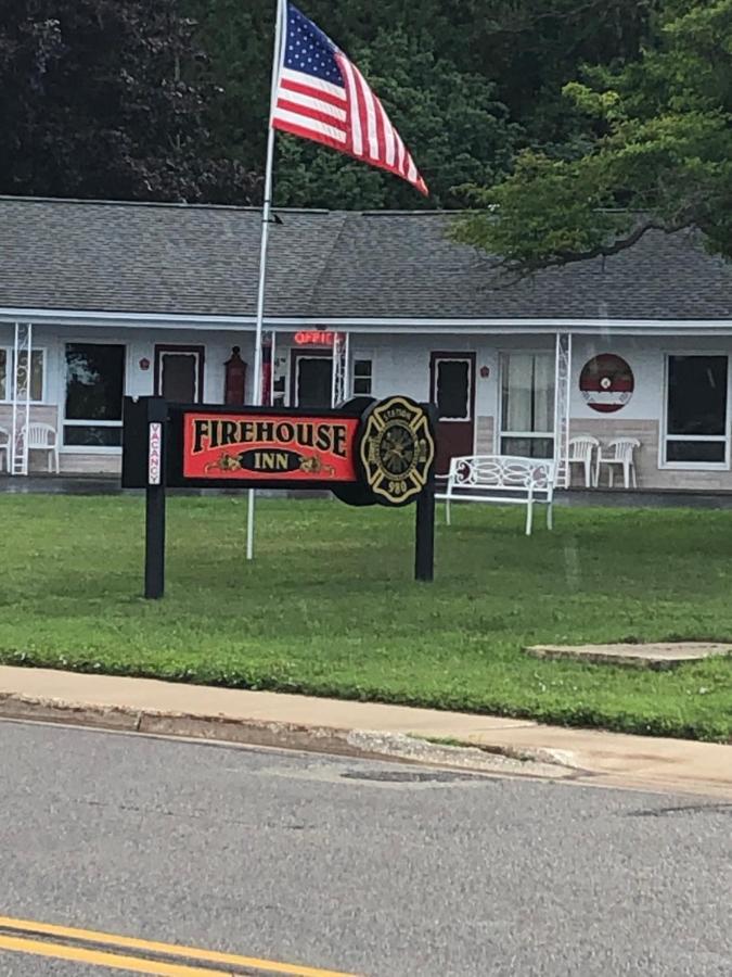 Firehouse Inn Saint Ignace Exterior photo